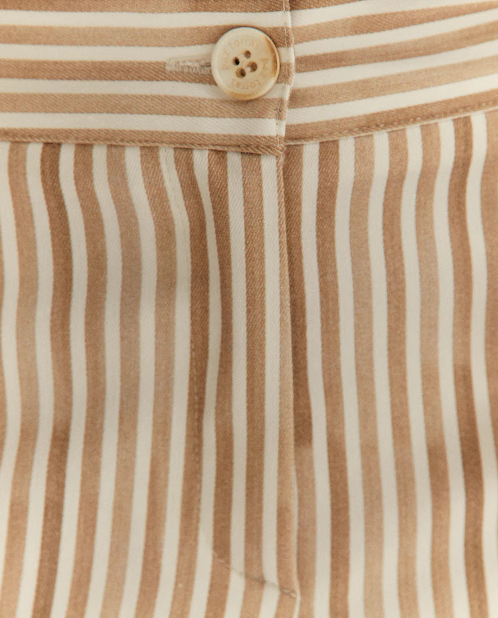 Pantalón recto de mujer tobillero estampado rayas