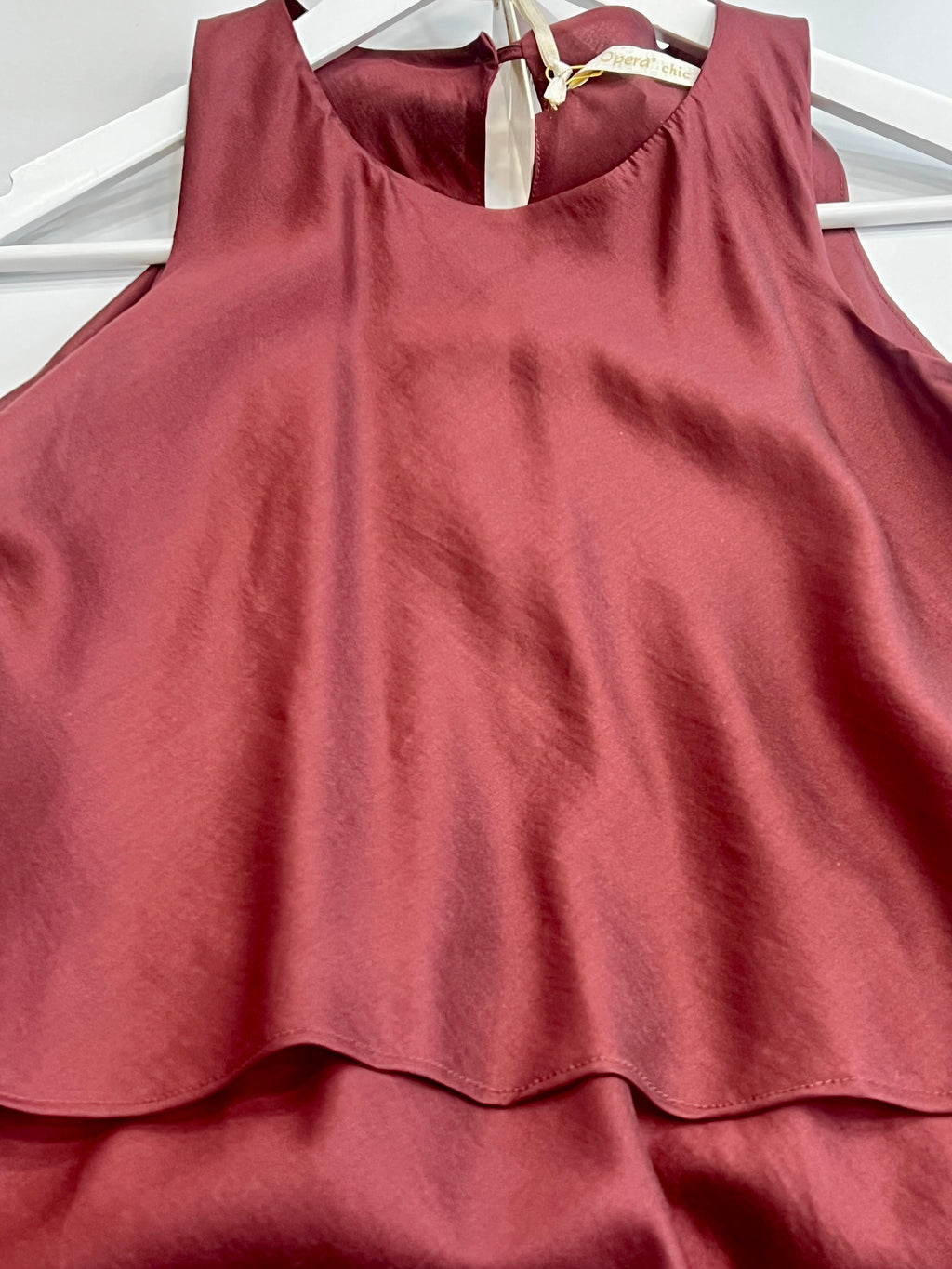 Vestido Largo en Capas Color Cereza-Operà Chic