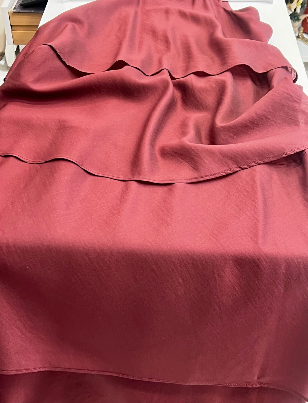 Vestido Largo en Capas Color Cereza-Operà Chic