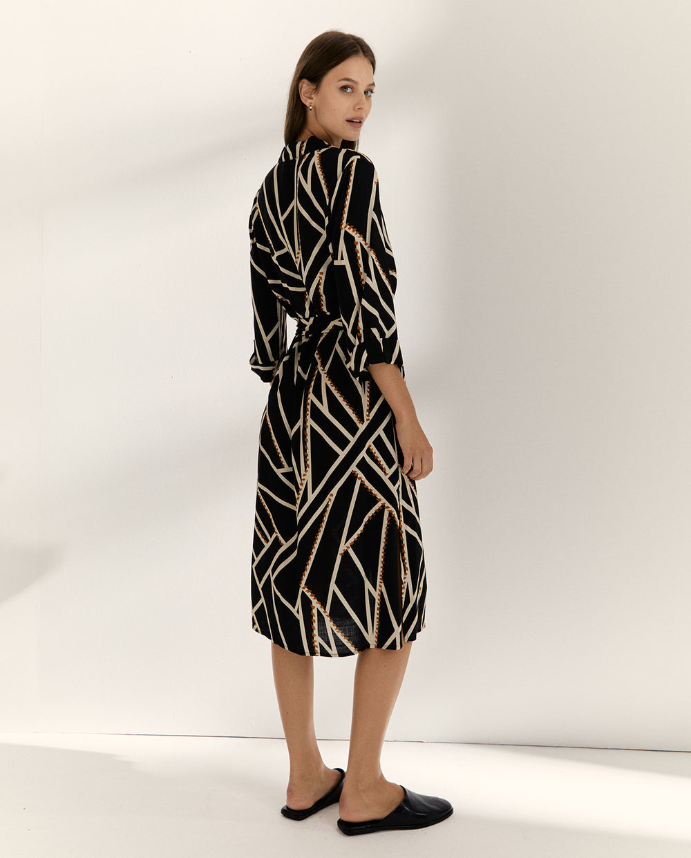Vestido midi camisero estampado manga francesa Paz Torras.